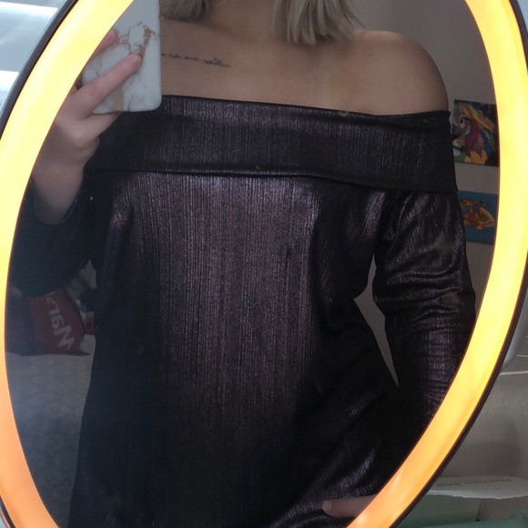 Off the shoulder dress shirt - Picture 3 of 6